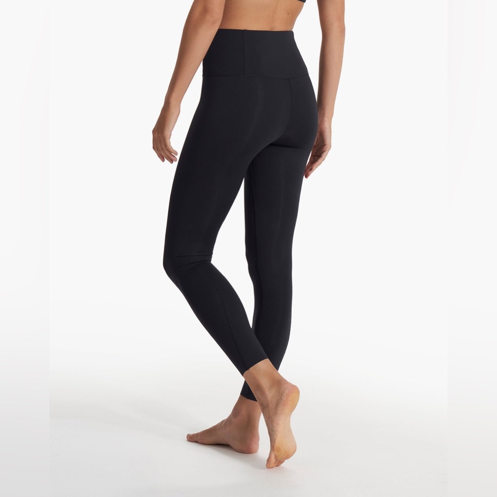 Vuori Evolve Legging In Black - image 4